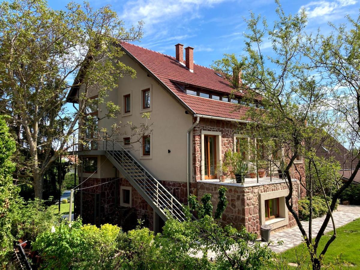 Апартаменты Hello Balaton Альшоэрш Экстерьер фото